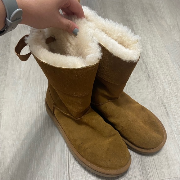 Koolaburra Shoes - Tan Koolaburra By Ugg Boots Size 9